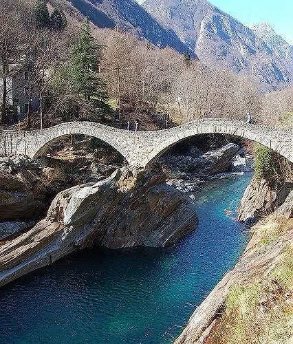 Residenza Erbaluna アパートホテル